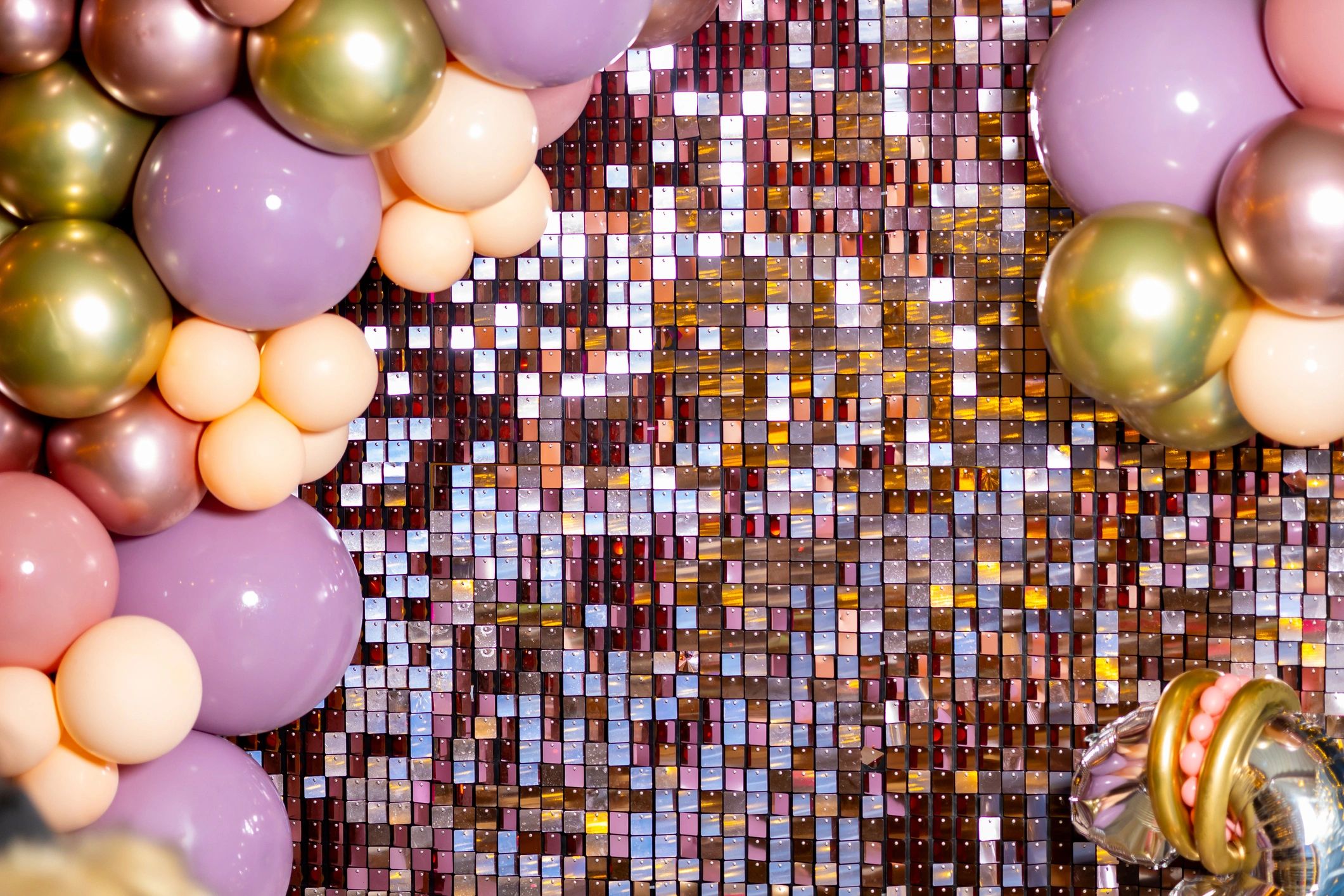 Close-up of neutral balloon details